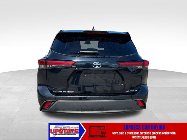 Used 2022 Toyota Highlander LE AWD/4WD image 7