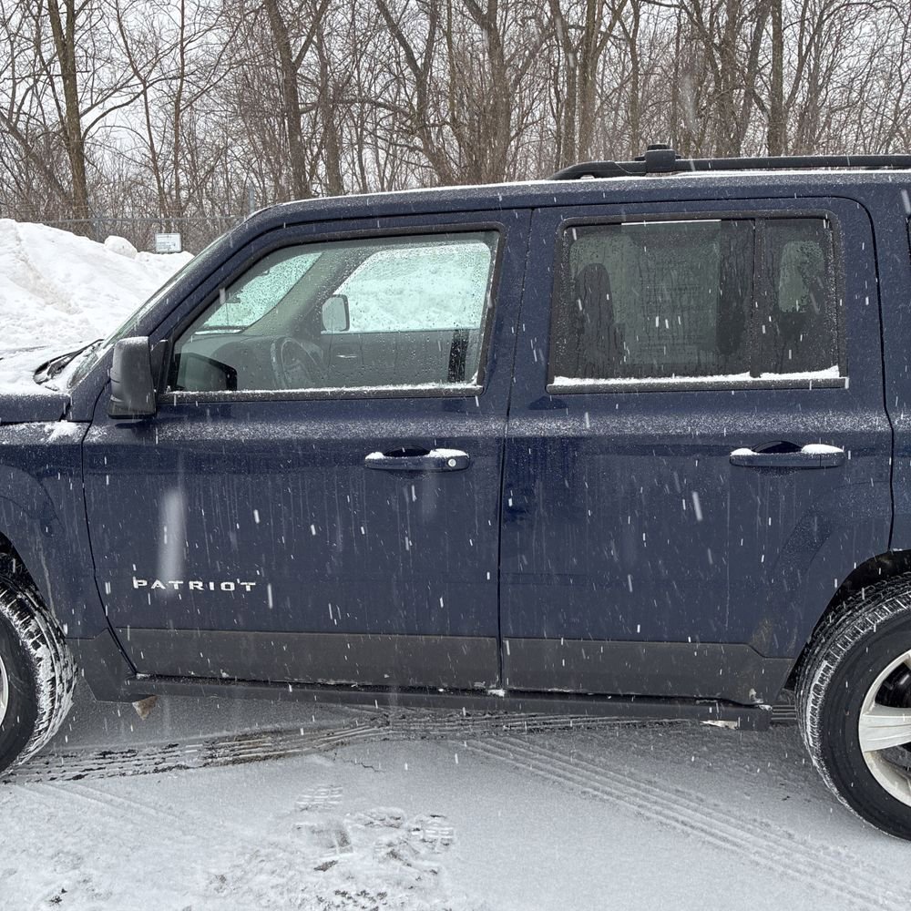 Used 2016 Jeep Patriot Latitude w/ Sun/Sound Group image 3