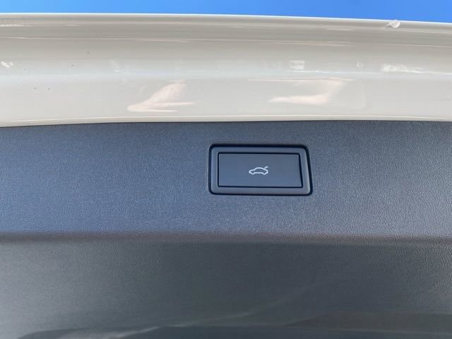 New 2025 Volkswagen Tiguan SE image 63