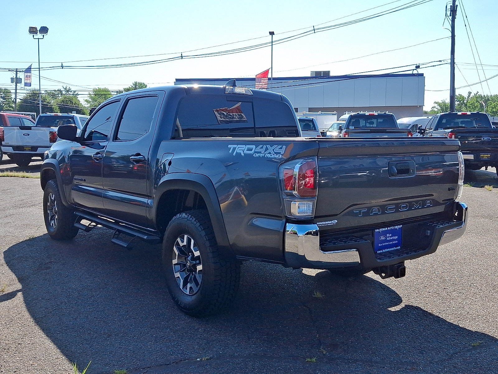 Used 2022 Toyota Tacoma TRD Off-Road AWD/4WD image 5