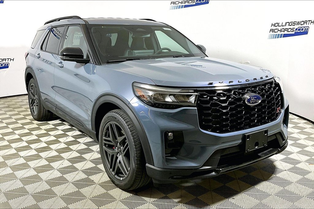 New 2026 Ford Explorer ST RWD image 2