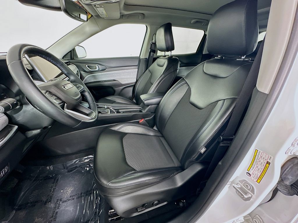 Certified 2022 Jeep Compass Latitude w/ Sun and Sound Group image 32