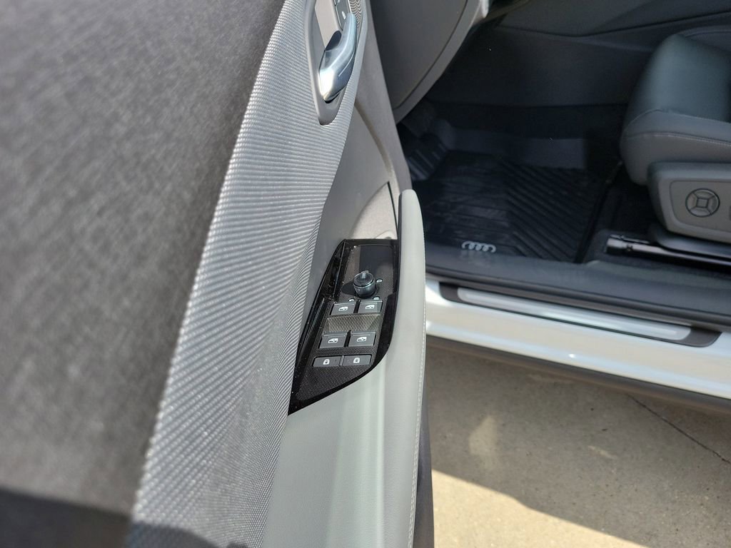 New 2026 Audi Q3 quattro 2.0T image 8