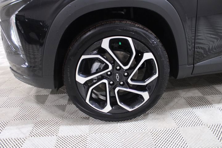 New 2026 Chevrolet Trax RS w/ Sunroof Package FWD image 41