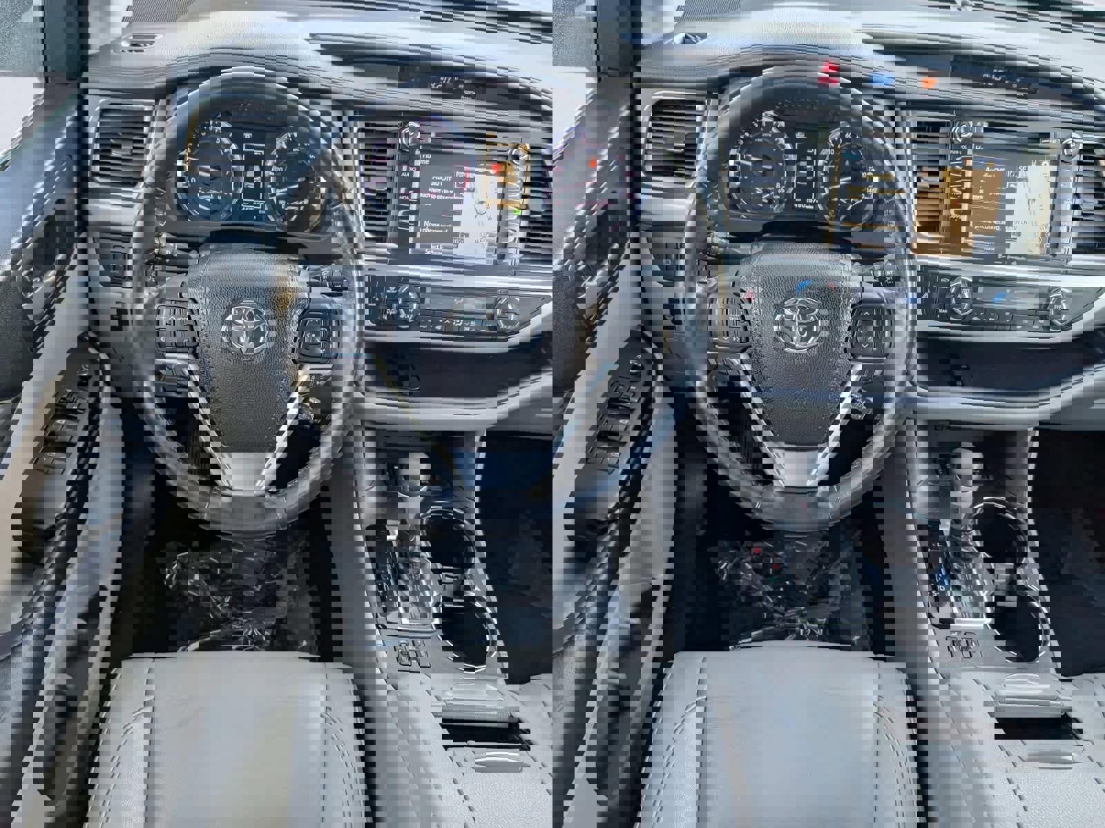 Used 2018 Toyota Highlander XLE image 17