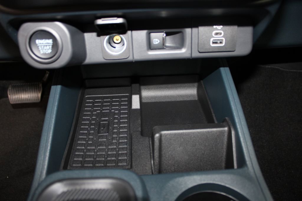 New 2025 Ford Maverick Lariat w/ Black Appearance Package image 40