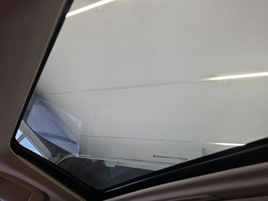 Used 2024 Nissan Sentra SV w/ SV Premium Package FWD image 28