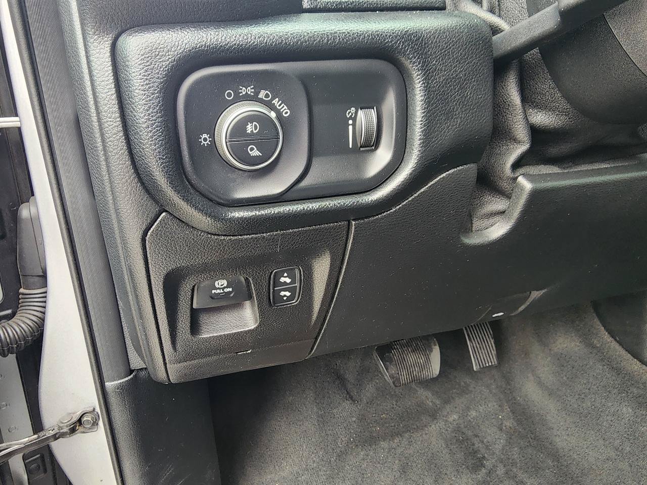 Used 2021 RAM 1500 Big Horn AWD/4WD image 16