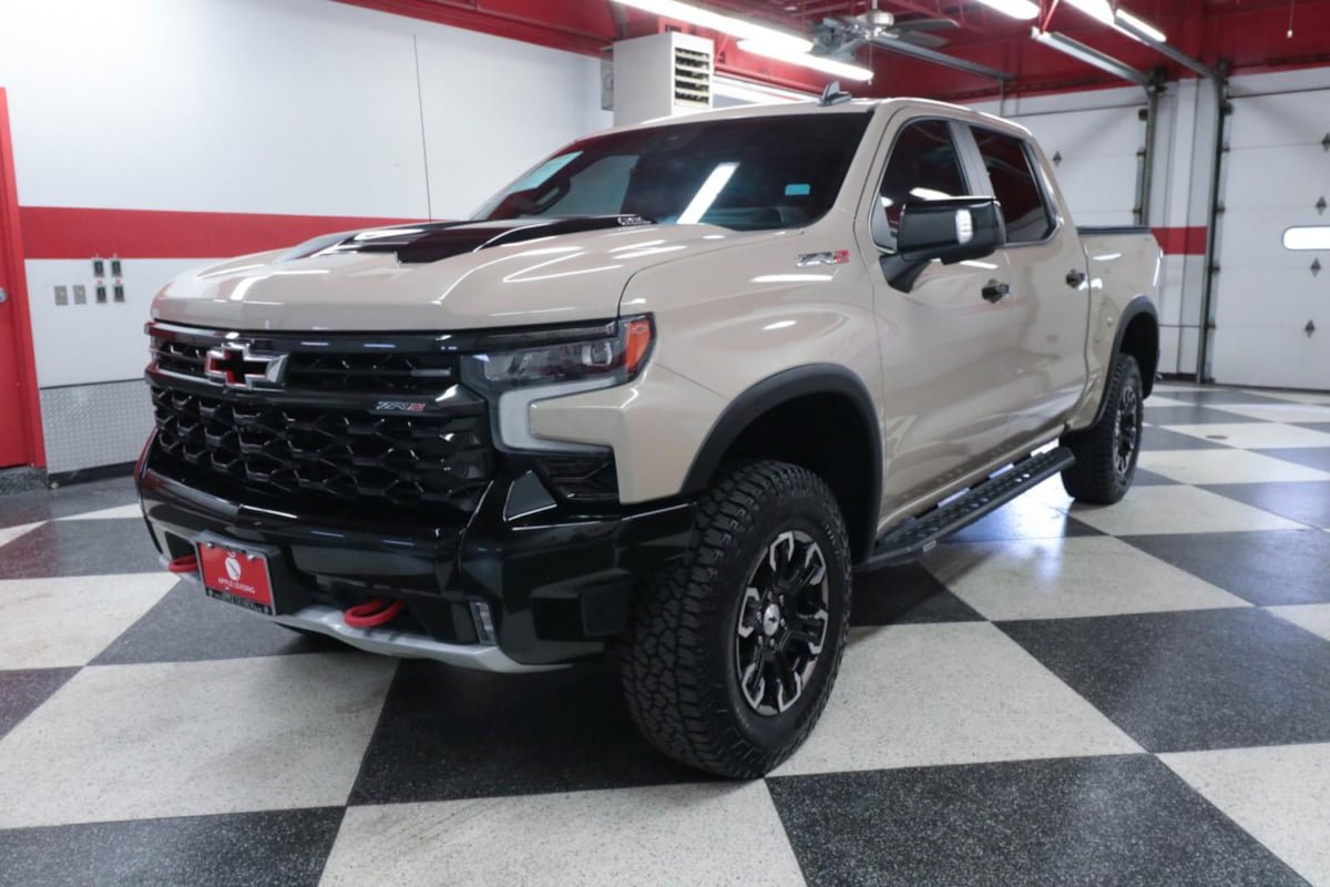 Used 2022 Chevrolet Silverado 1500 ZR2 w/ Technology Package AWD/4WD image 6