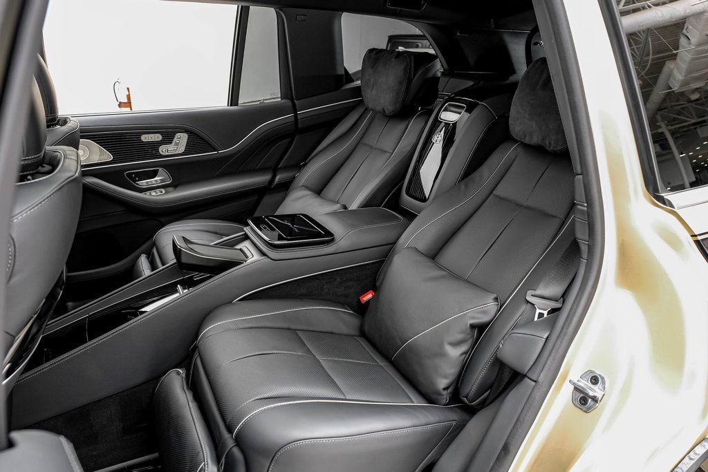 Used 2023 Mercedes-Benz Maybach GLS 600 4MATIC image 35