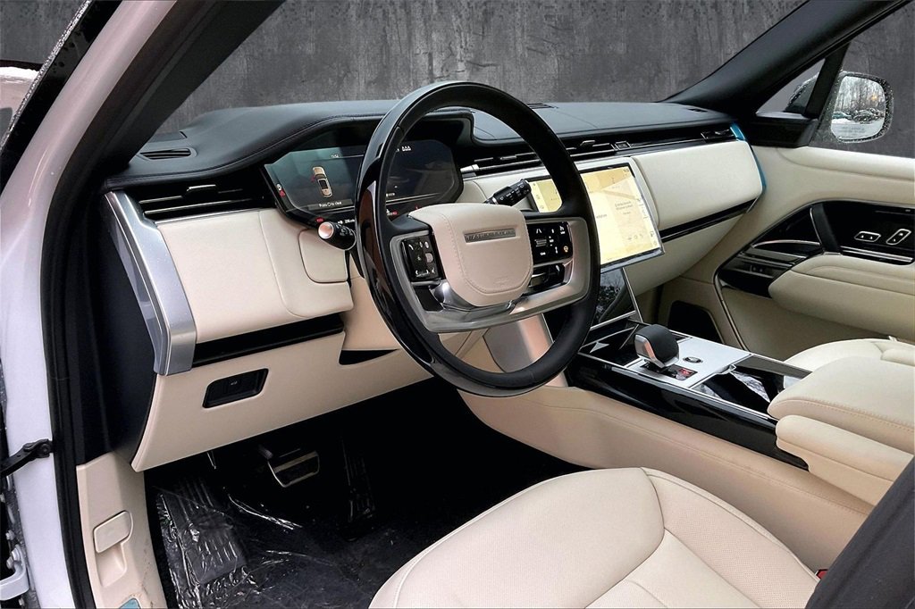 New 2025 Land Rover Range Rover Autobiography image 7