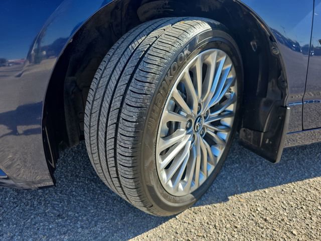 Used 2019 Toyota Avalon Limited image 32