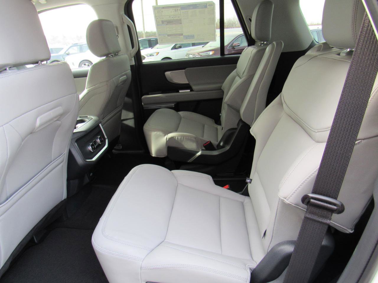 New 2026 Ford Expedition Active image 34