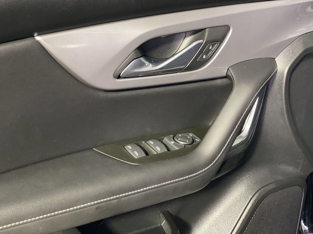Used 2025 Chevrolet Blazer LT FWD image 29