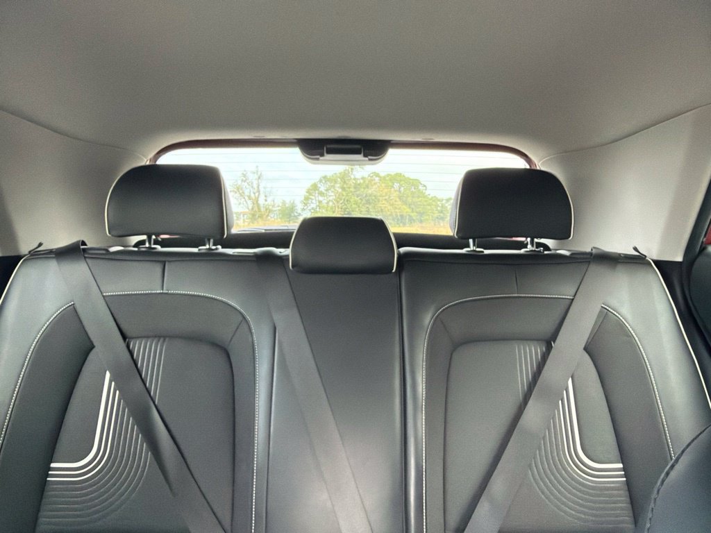 Used 2022 Hyundai Venue Limited FWD image 25