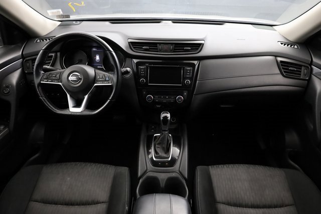 Used 2020 Nissan Rogue SV w/ Premium Package image 15