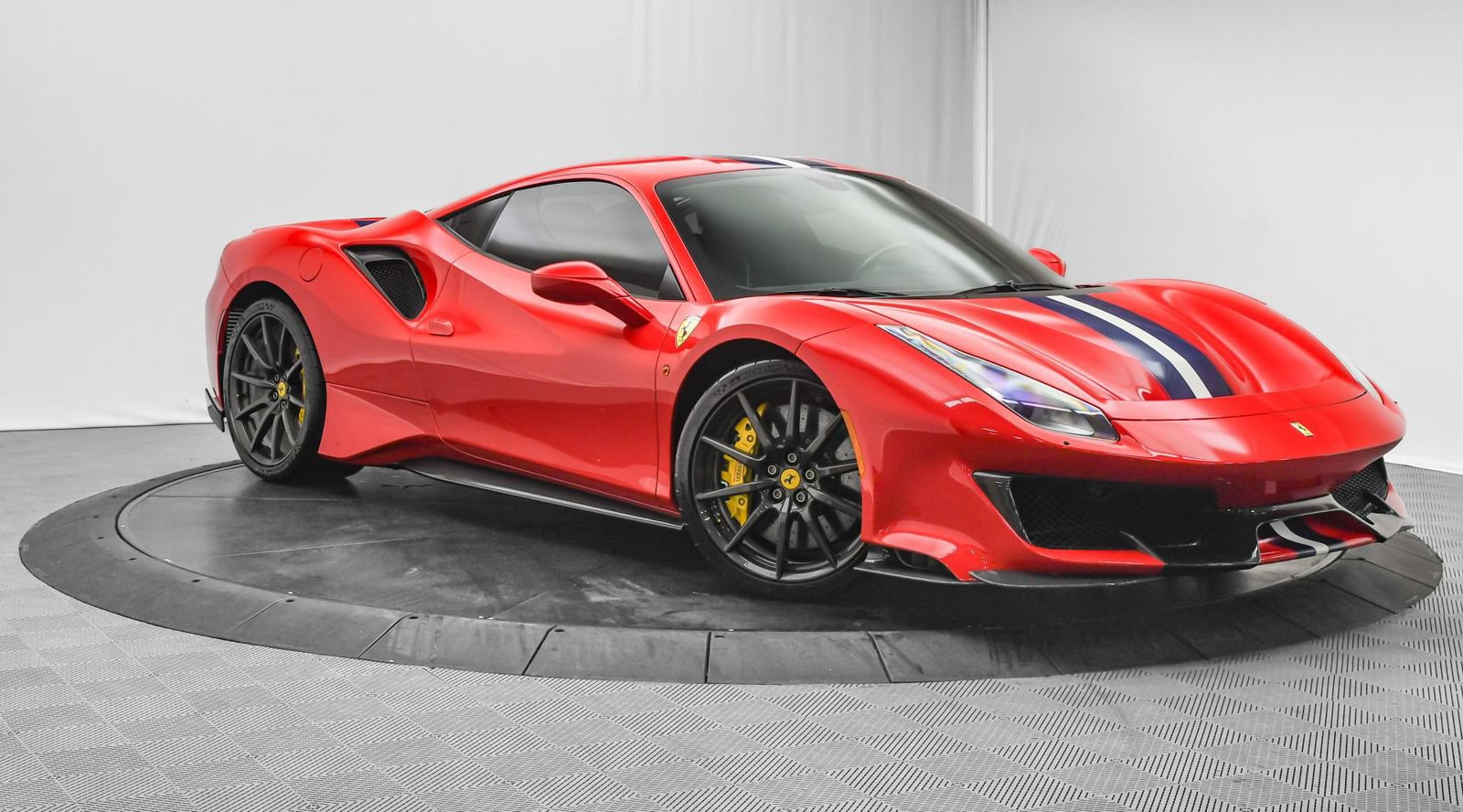Used 2020 Ferrari 488 Pista Coupe RWD image 1
