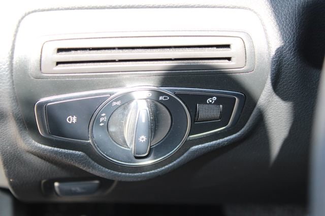 Used 2021 Mercedes-Benz GLC 300 image 11