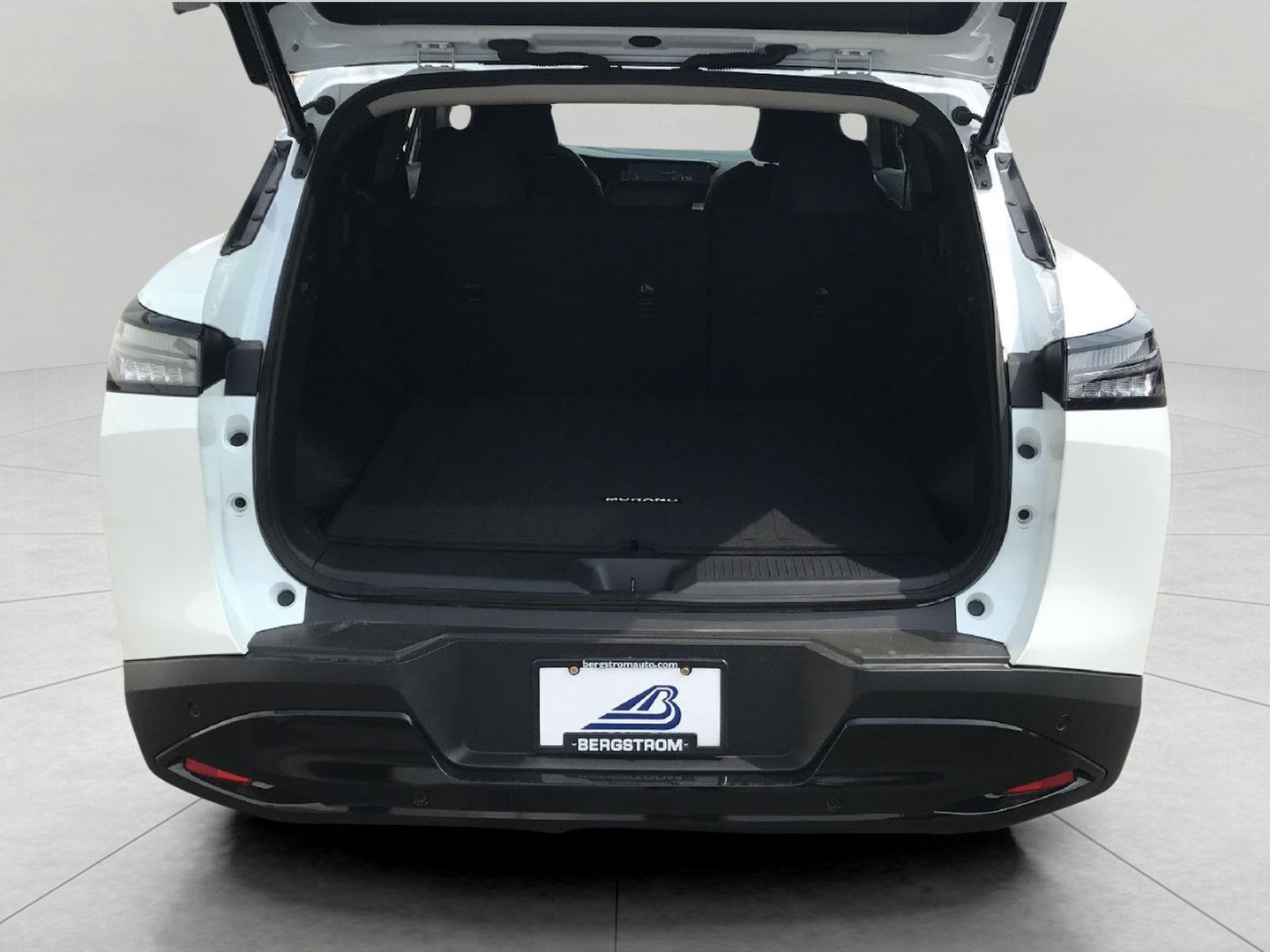Used 2025 Nissan Murano SV AWD/4WD image 12