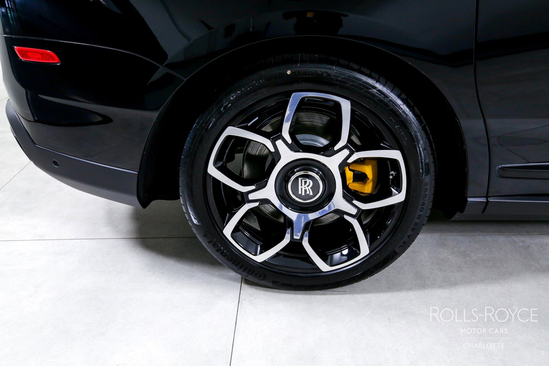 Certified 2024 Rolls-Royce Cullinan Black Badge w/ Dark Exterior Package AWD/4WD image 40