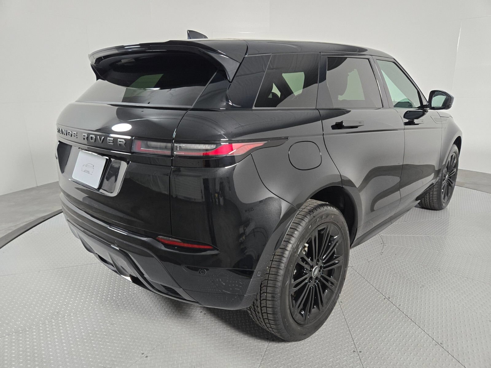 Used 2026 Land Rover Range Rover Evoque Dynamic SE AWD/4WD image 2