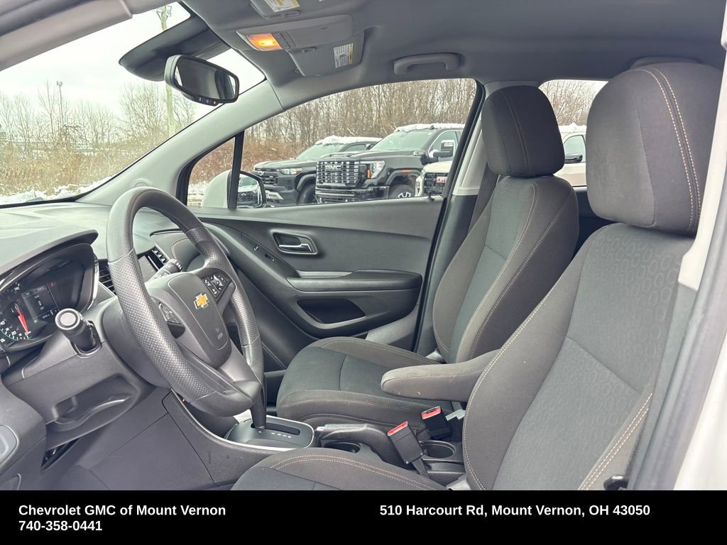 Used 2022 Chevrolet Trax LS w/ Tint and Cruise Package image 11