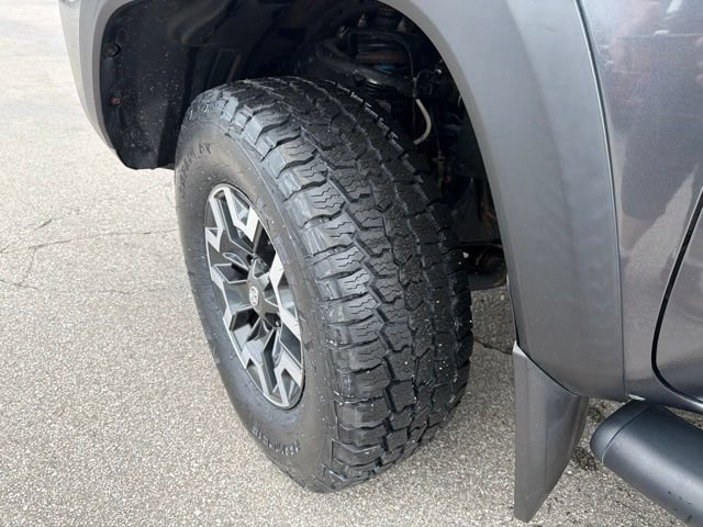 Used 2022 Toyota Tacoma TRD Off-Road AWD/4WD image 12