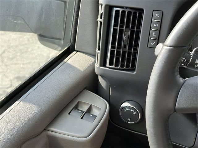 New 2023 Chevrolet Express 4500 w/ Power Convenience Package RWD image 19