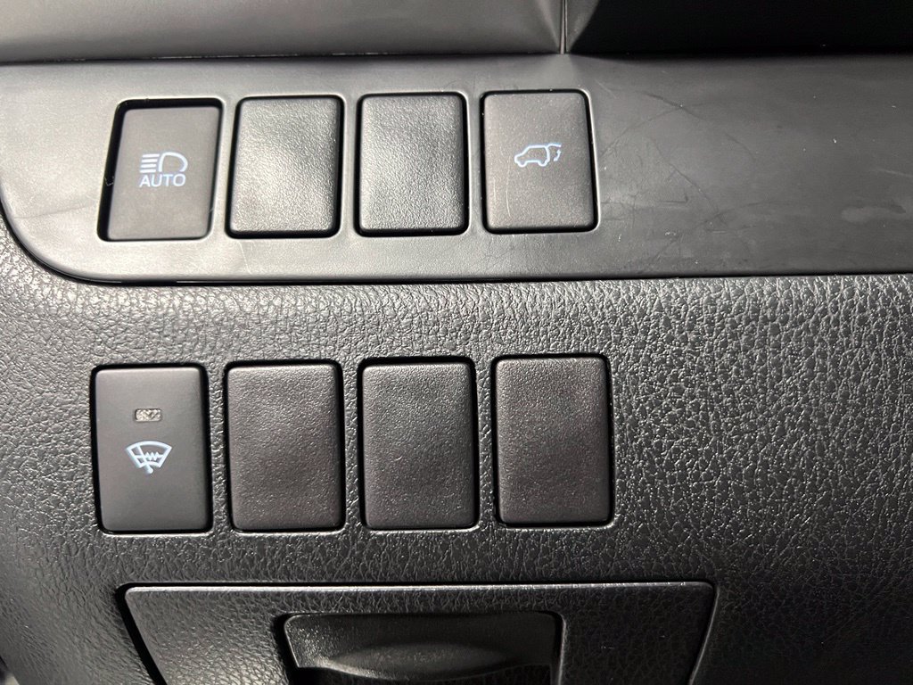 Certified 2017 Toyota Highlander XLE AWD/4WD image 39
