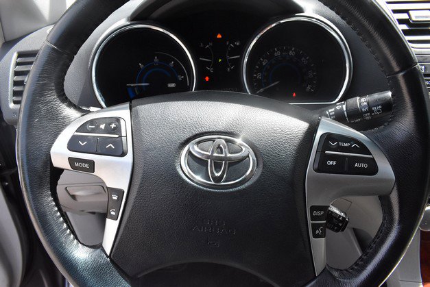 Used 2012 Toyota Highlander Limited AWD/4WD image 25