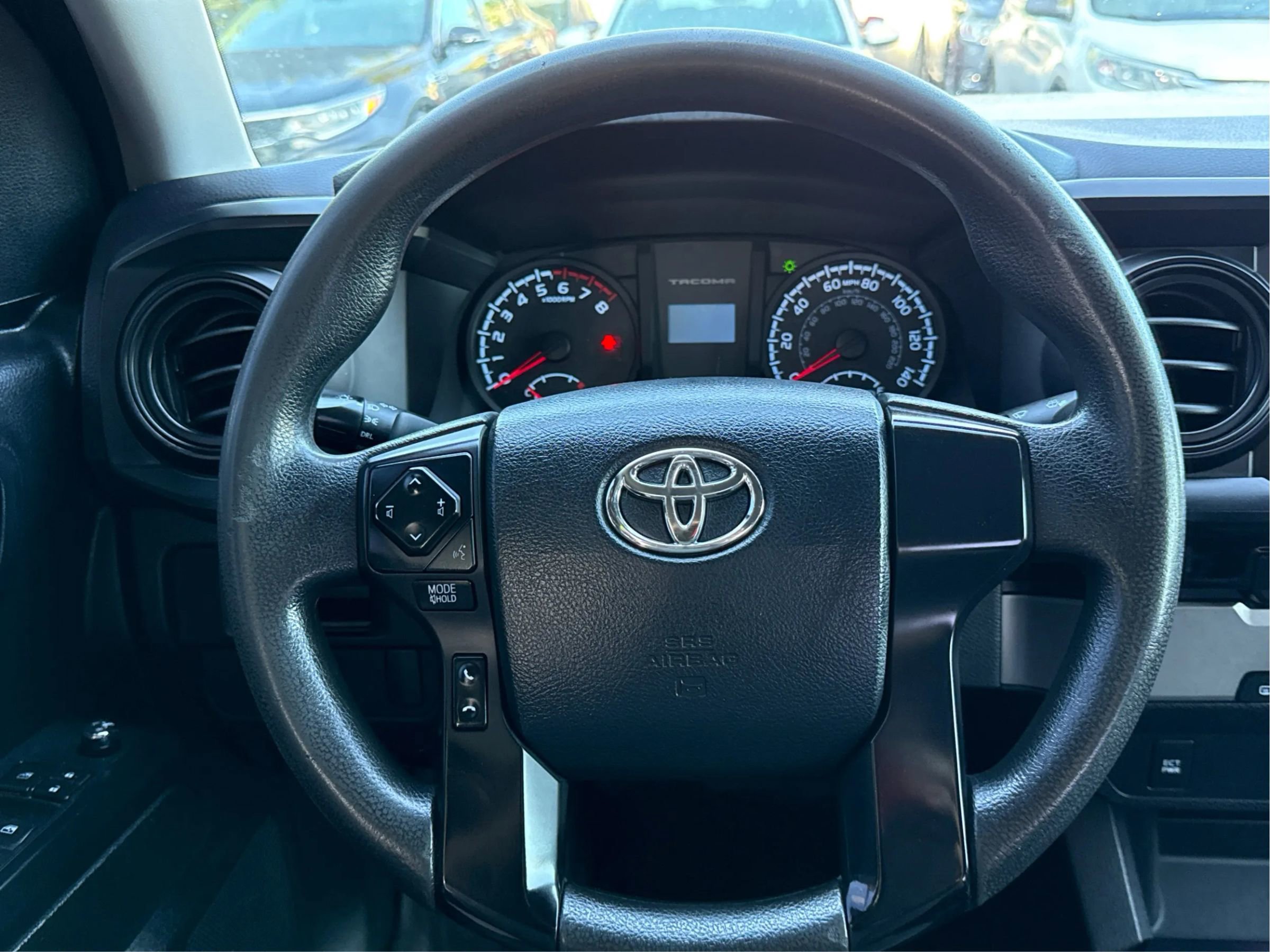 Used 2017 Toyota Tacoma SR image 18