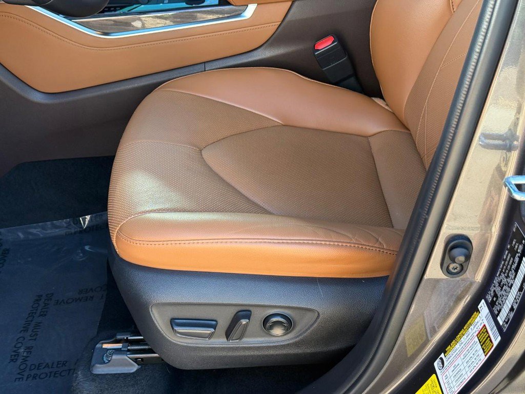 Used 2022 Toyota Highlander Platinum image 20