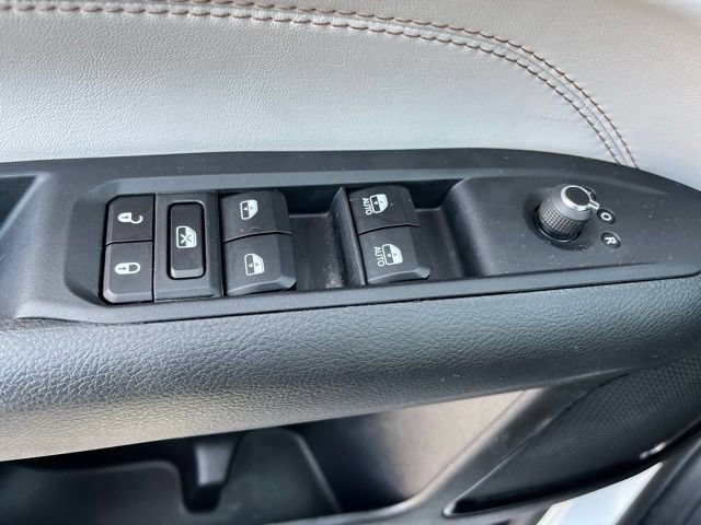 Used 2026 Jeep Compass Limited AWD/4WD image 21