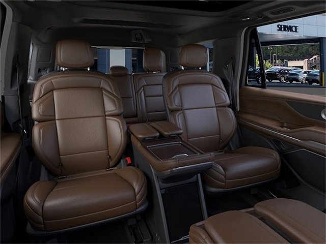 New 2025 Lincoln Navigator Reserve image 11