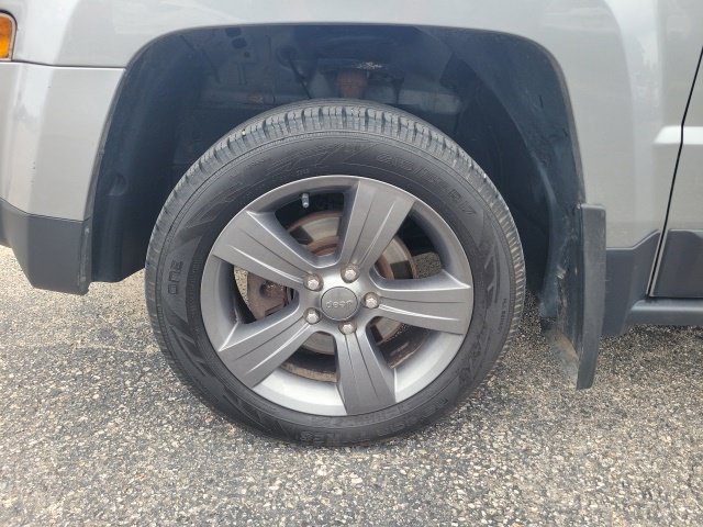 Used 2015 Jeep Patriot High Altitude FWD image 14