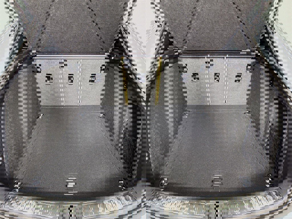 New 2026 Porsche Macan S image 29