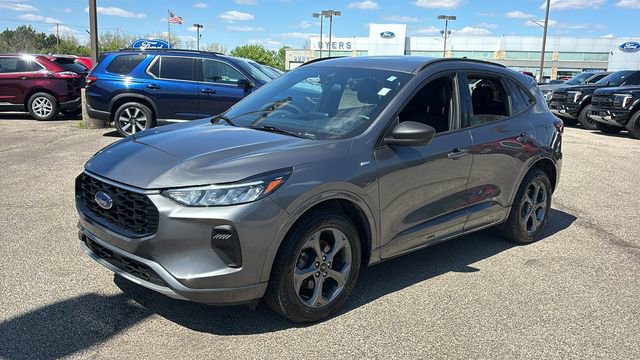 Used 2023 Ford Escape ST-Line AWD/4WD image 2