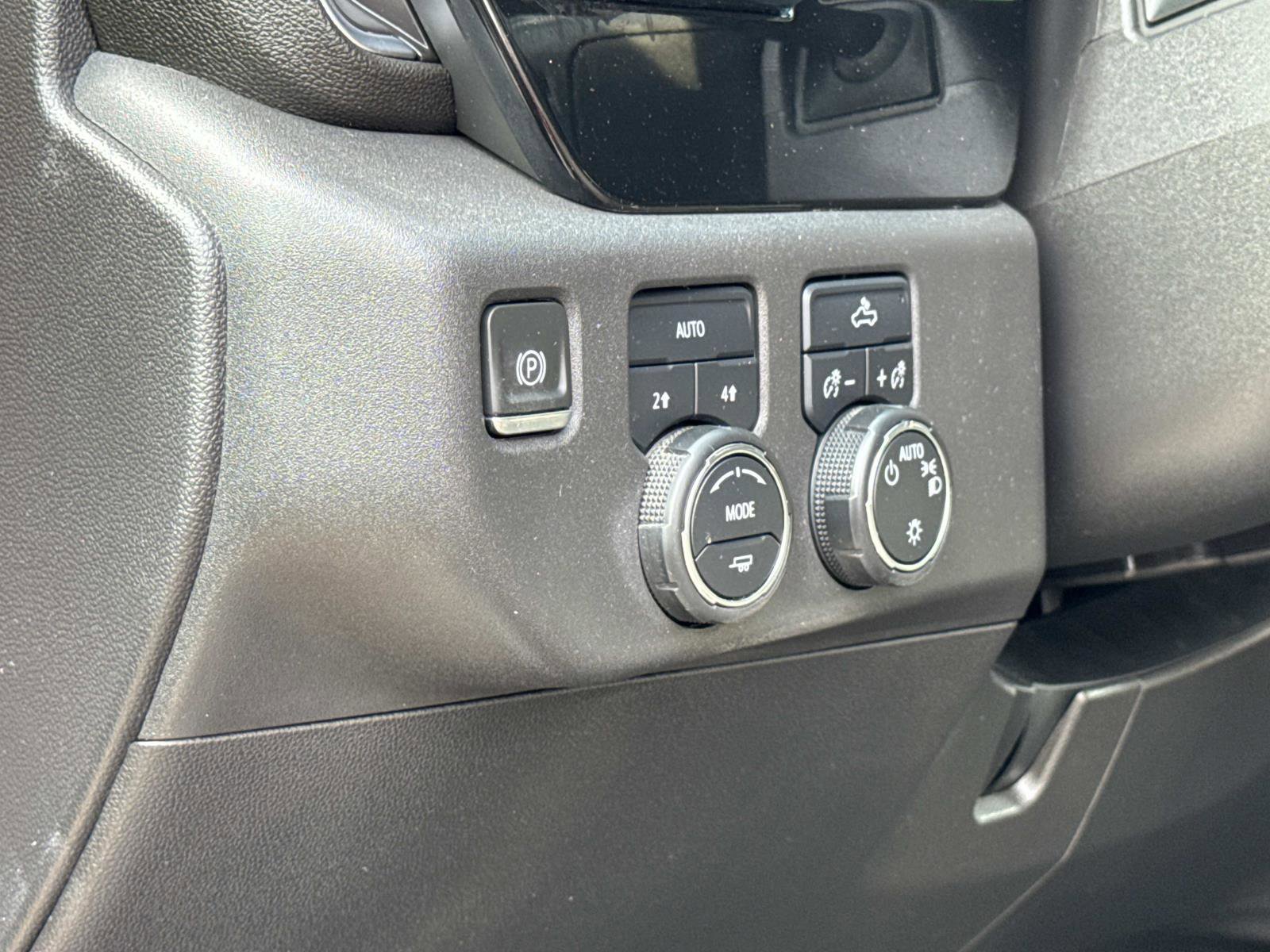 Used 2023 Chevrolet Silverado 1500 LT image 12