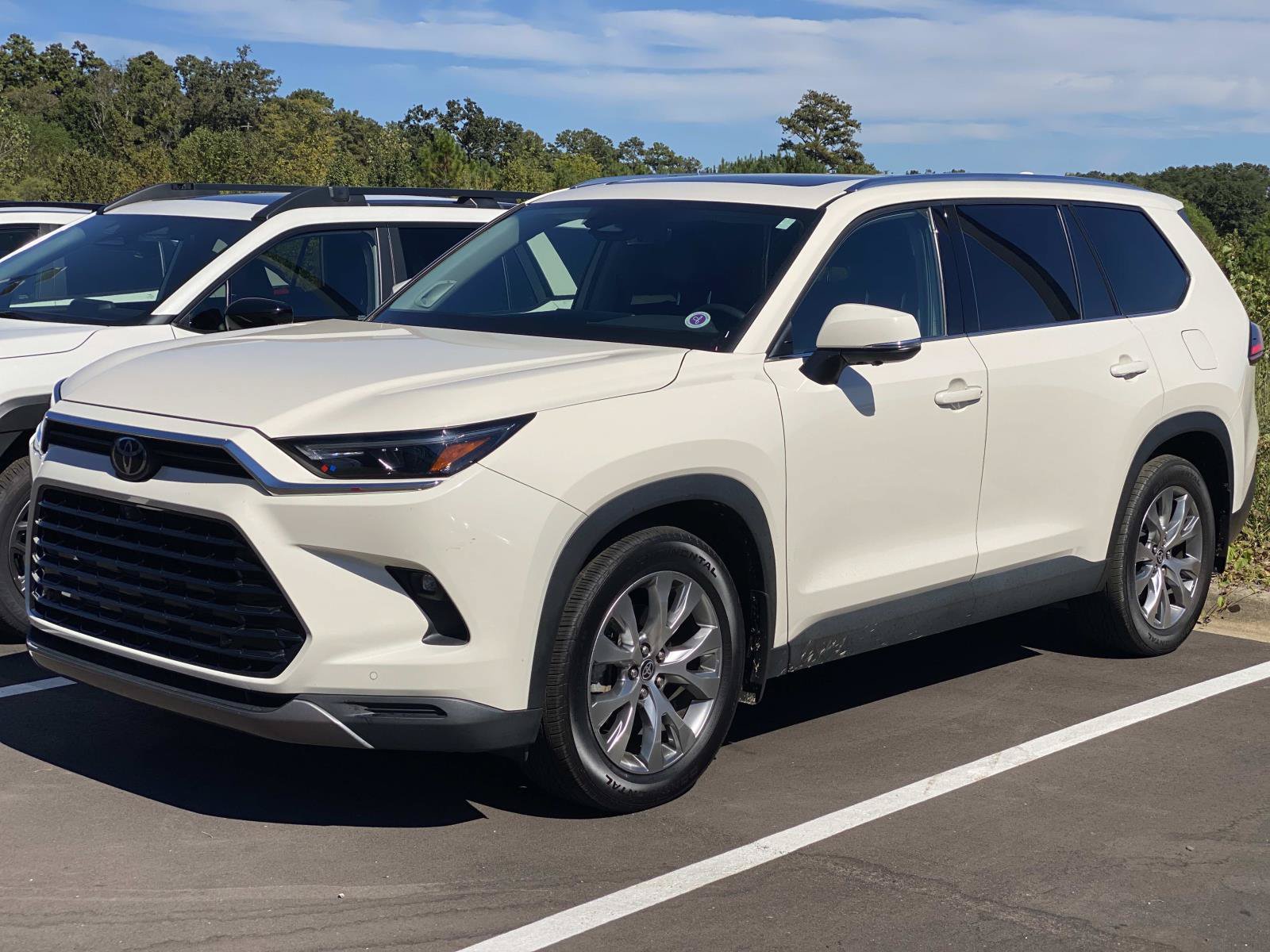 Used 2024 Toyota Grand Highlander FWD image 2