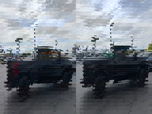 Used 2024 Chevrolet Silverado 2500 High Country w/ Midnight Edition image 5