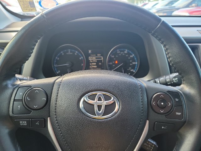 Used 2018 Toyota RAV4 XLE FWD image 22