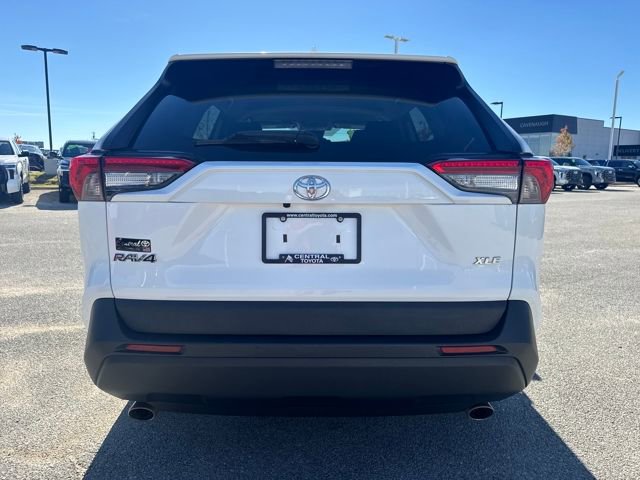 Used 2021 Toyota RAV4 XLE image 4
