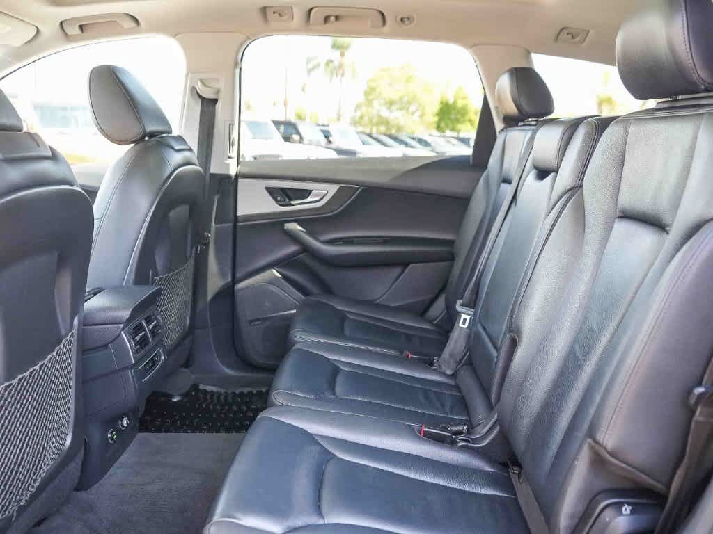 Used 2018 Audi Q7 2.0T Premium Plus w/ Premium Plus Package AWD/4WD image 19