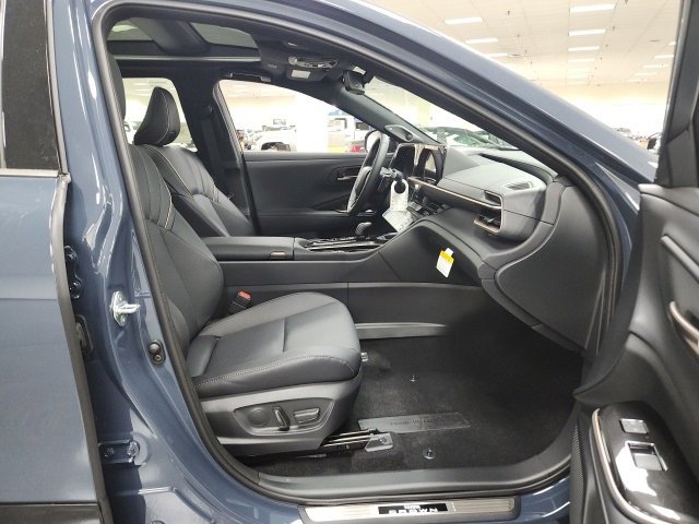 New 2026 Toyota Crown Platinum image 8