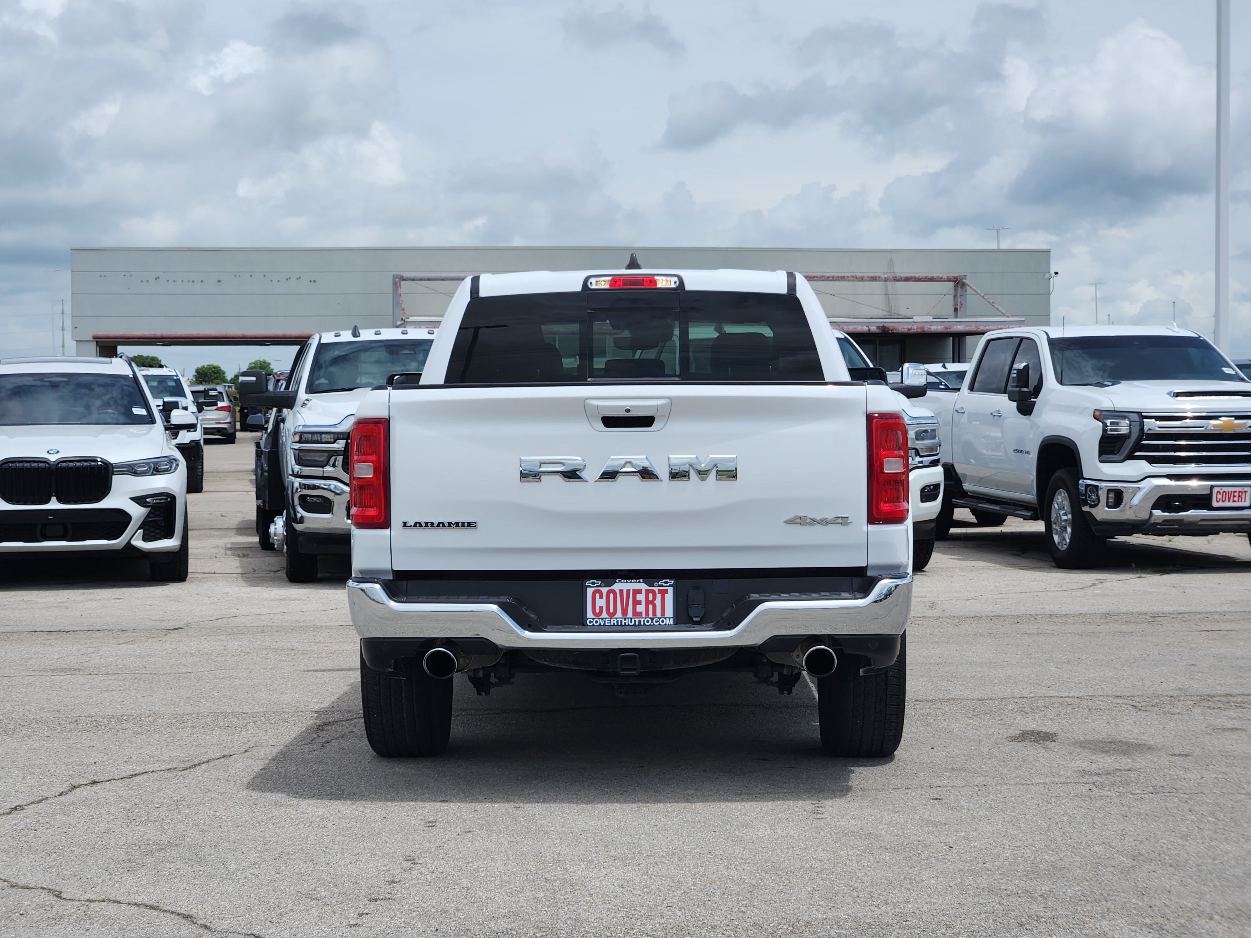 Used 2025 RAM 1500 Laramie AWD/4WD image 6
