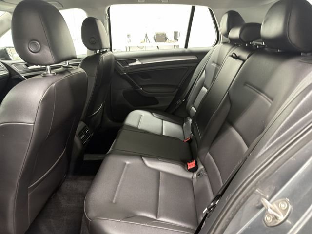 Used 2019 Volkswagen e-Golf SEL Premium image 17