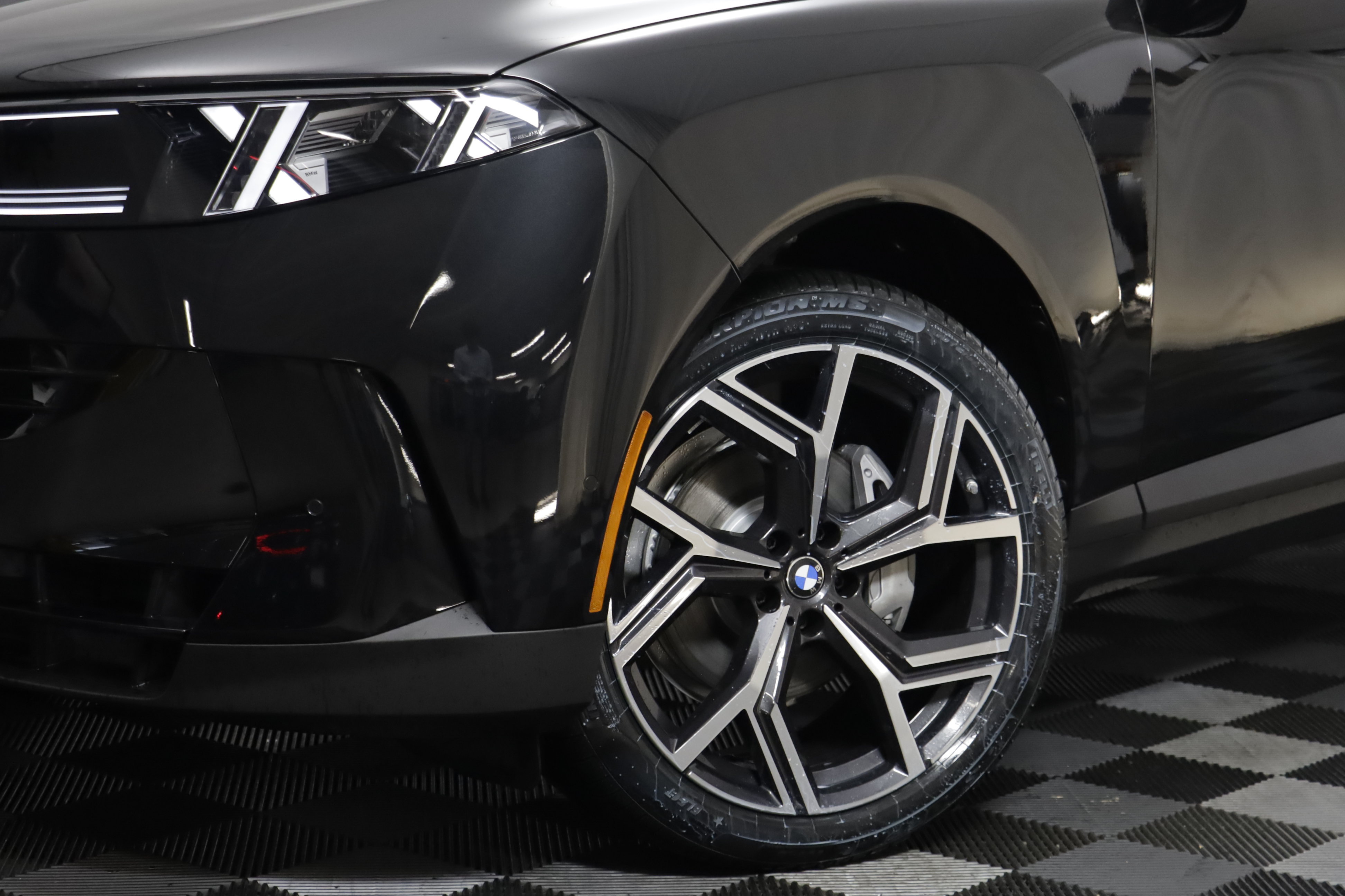 New 2027 BMW X5 xDrive40i w/ Climate Package AWD/4WD image 4