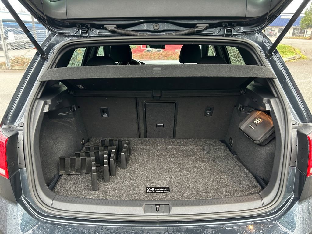 Used 2020 Volkswagen Golf 4-Door image 25