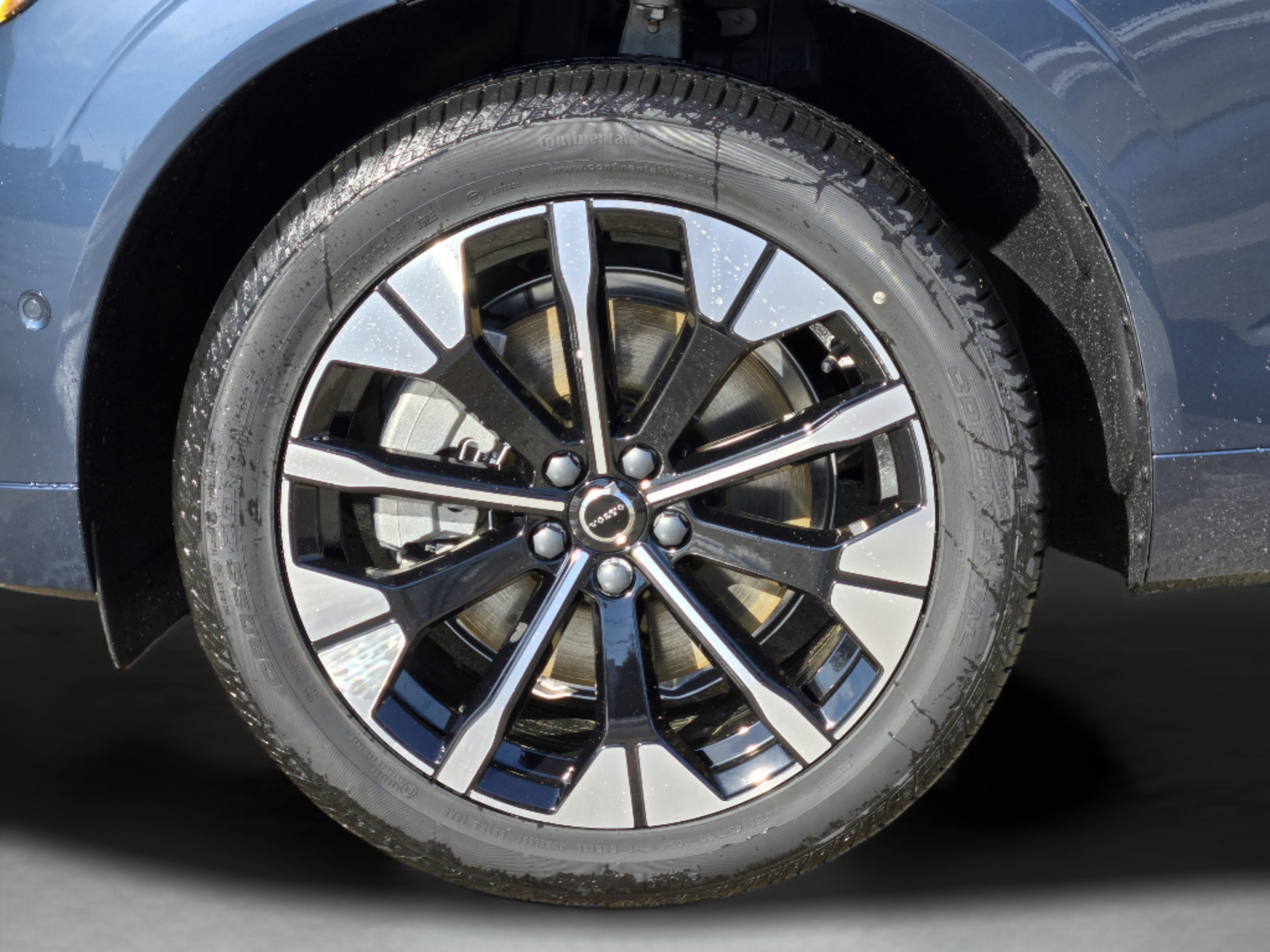 Used 2026 Volvo XC60 T8 Plus w/ Protection Package Premier AWD/4WD image 36