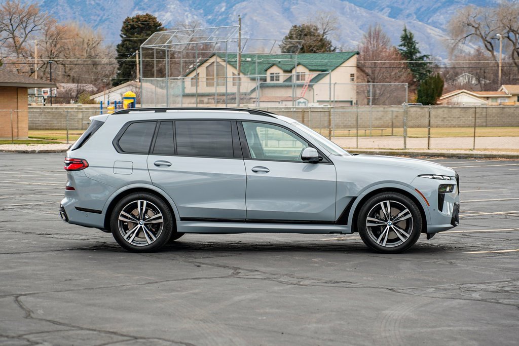 Used 2025 BMW X7 xDrive40i w/ M Sport Package image 4